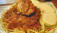 tallarines-rojos-con-papa-a-la-huancaína