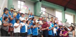 Más apoyo ofrece alcalde César Acuña a Adultos Mayores