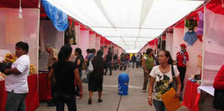 Artesanos exhiben productos por Fiestas Patrias en Trujillo