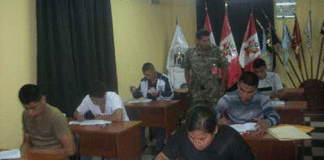 Jóvenes licenciados del Ejército ingresan a Beca18