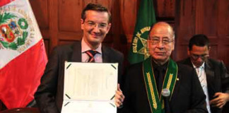 Colegio de Abogados La Libertad incorpora a jurista italiano como Miembro Honorario de la orden