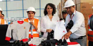 Ministra Trivelli visitó Mypes trujillanas que fabrican calzados para escolares