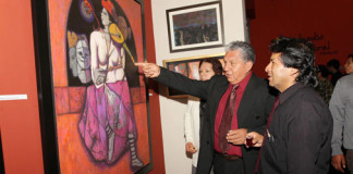 Exposición de pintura «Encuentros» sigue atrayendo visitantes al Teatro Municipal