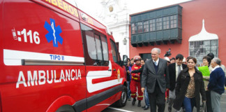 Compañía de Bomberos recibe modernas ambulancias