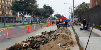 MPT reconstruye veredas en avenida Juan Pablo II