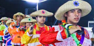 V Concurso Nacional de Danzas interescolares en Trujillo