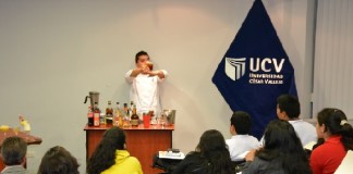 Seminario sobre coctelería se desarrolló en la Universidad César Vallejo