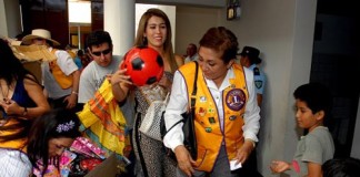 Club de leones organizaron un compartir navideño en el Coliseo Inca