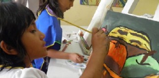 Inauguran muestra de 40 obras de artistas niños hasta personas de la tercera edad