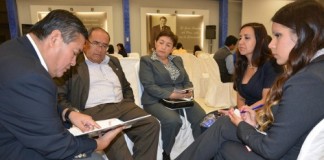 Instituciones educativas se capacitan en el tema de acreditación en la UCV