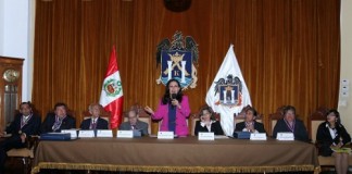 Municipalidad Provincial de Trujillo distinguió a literatos en clausura del II Encuentro de Escritores