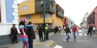 Escolares sensibilizaron a peatones sobre seguridad vial
