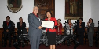 Vidal Ramírez recibió Honoris Causa de la UNT