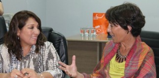 Embajadora de la UE llega a la UCV para destacar serie «voces sin riesgo»