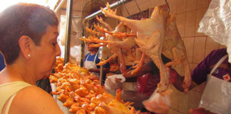 Precios del pollo, azúcar y leche bajarían hasta en 20% por medidas del MEF