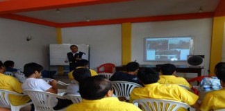 Capacitan a más de 3 mil choferes y cobradores de transporte público