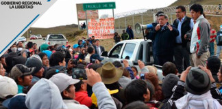 Gobernador de la Libertad dialoga con Mineros y evita el bloqueo de Carreteras