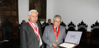 Distinguen como Profesor Honorario al Dr. Juan Monroy Gálvez