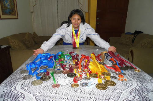 alumna-de-colegio-belen-gano-5-medallas-en-campeonato-macro-regional
