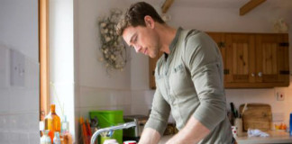 Lavar los Platos voluntariamente puede Reducir el Estrés