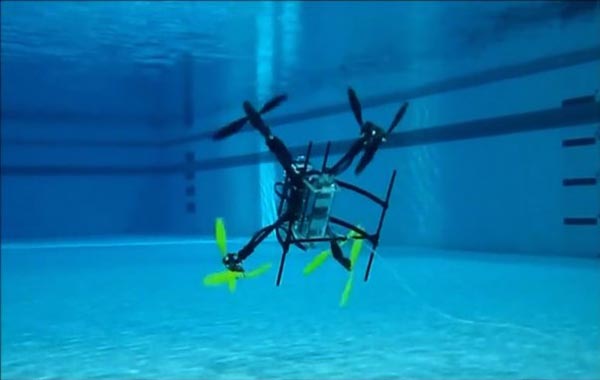 dron-desplazarse-aire-agua