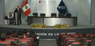 Jóvenes reciben charla sobre Inseguridad Social en UCV