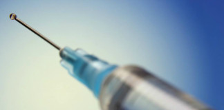 Farmacéutica Sanofi espera ensayar vacuna contra Zika