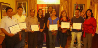 Microempresarios beneficiados con asesoría en planes de negocios