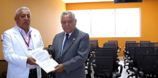 UPAO dona equipos y mobiliario a EsSalud