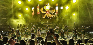 Coronación y fiesta de Luau en Huanchaco