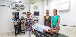 Alumnas francesas visitan instalaciones de la UPAO