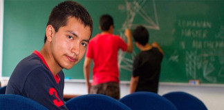 Joven peruano ganó una beca al prestigioso MIT