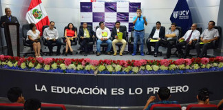 Jóvenes aclaran dudas sobre su futuro en UCV