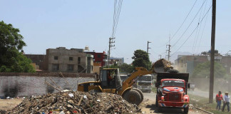 Vigilan avenida Gonzales Prada para evitar arrojo de desperdicios