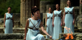 Llama Olímpica fue encendida en Grecia y va rumbo a Río