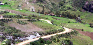 Con maquinaria del GRLL darán mantenimiento a vías de Cachicadán