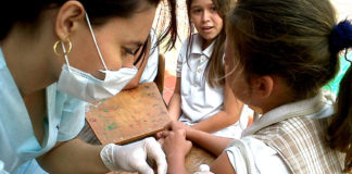 Salud intensifica vacunación contra neumonía en La Libertad