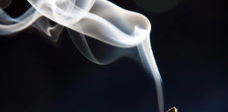 Humo de incienso es más dañino que el del tabaco