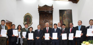 Ministro de Educación firmó compromiso con 12 Universidades en UNT