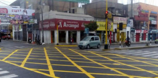 Implementan señal en cruce de avenidas para evitar congestionamiento vehícular