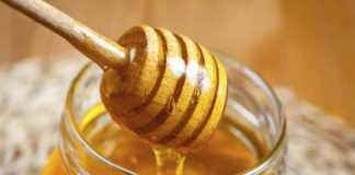 Miel de abeja contra el estreñimiento y favorece el cutis suave