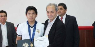 Premian a estudiantes más destacados en ingreso a la UNT vía CEPUNT