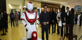 RobotMan es el primer robot vigilante del Perú