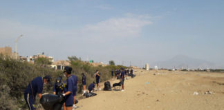 Jóvenes participan en nueva jornada de limpieza de Chan Chan