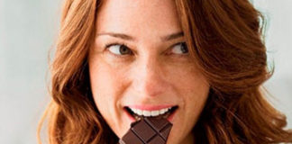 Compañía lanza a la venta chocolate que alivia cólicos menstruales