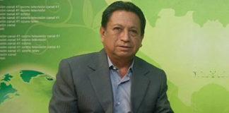 Municipio de Víctor Larco condecora a docente de UNT