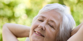 Siesta de una hora puede mejorar la función cerebral en las personas mayores