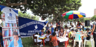Bibliotecas comunales de la MPT llegaron a urb. Los Jazmines