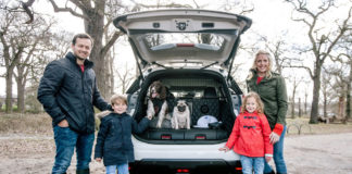 Nissan presenta el X-Trail 4Dogs un modelo que incluye espacio para transportar mascotas