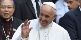 Papa Francisco envía donación para damnificados de Perú